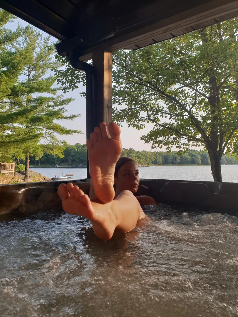 The Foot Queen of England [ queengf90premium ] Onlyfans leaked photo 7137974 on Hotleaks.tv