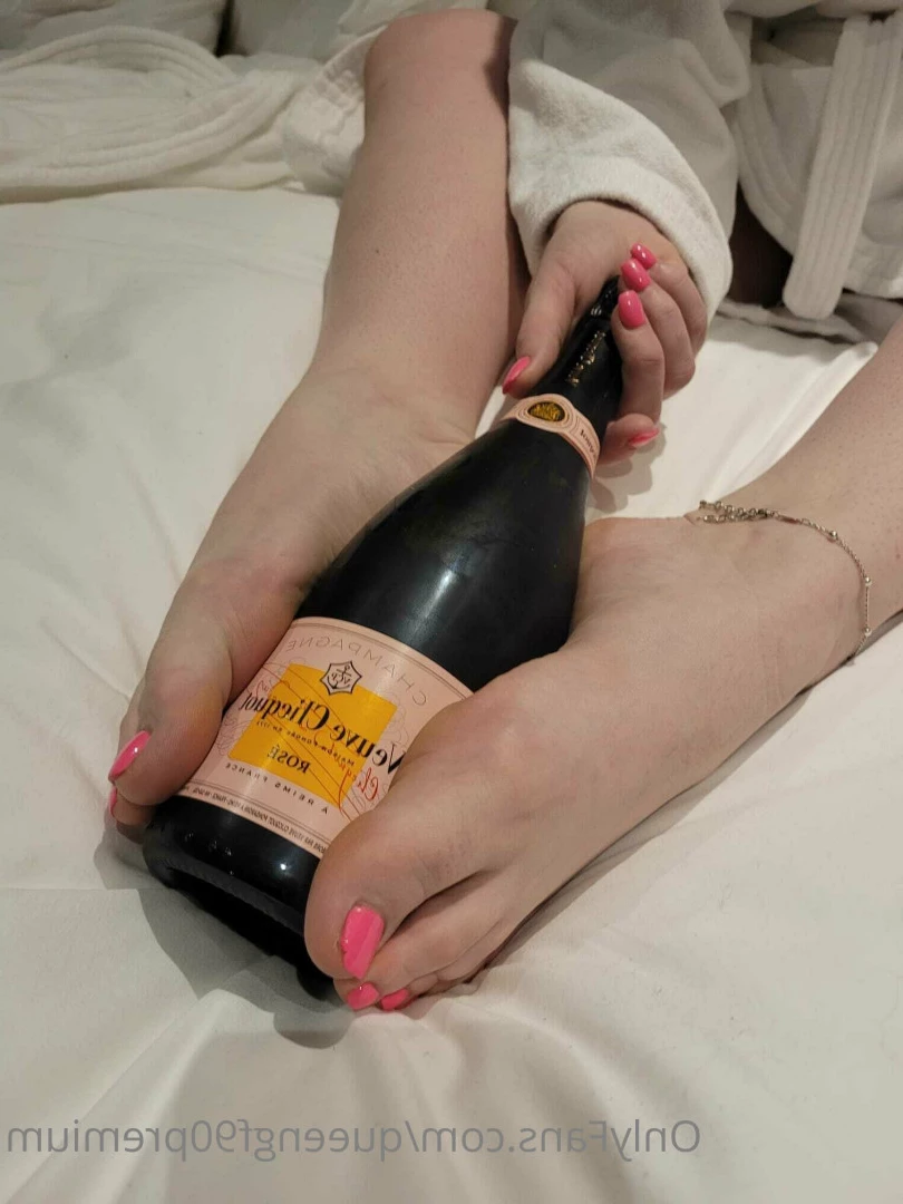 The Foot Queen of England [ queengf90premium ] Onlyfans leaked photo 7138545 on Hotleaks.tv