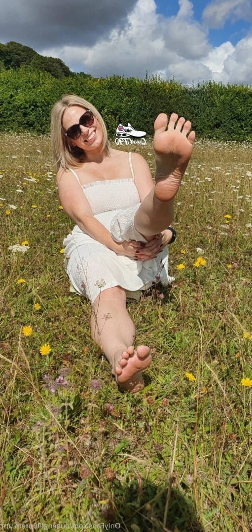 The Foot Queen of England [ queengf90premium ] Onlyfans leaked photo 7139924 on Hotleaks.tv