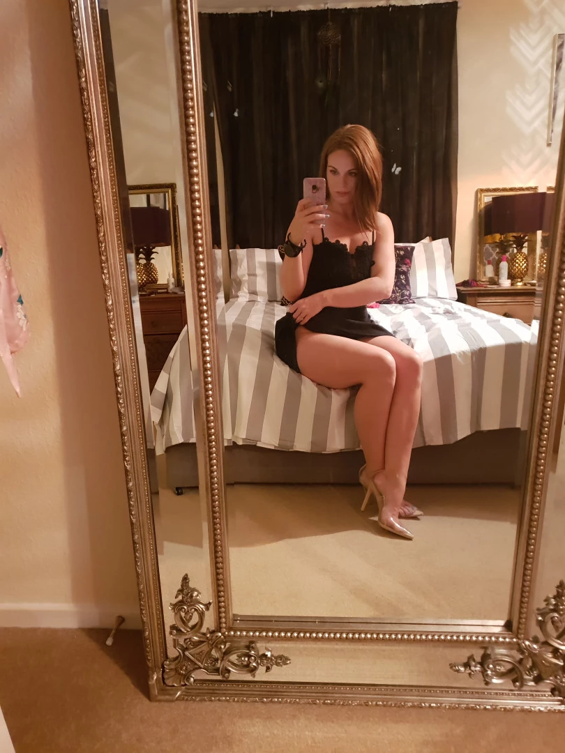 The Foot Queen of England [ queengf90premium ] Onlyfans leaked photo 7140204 on Hotleaks.tv