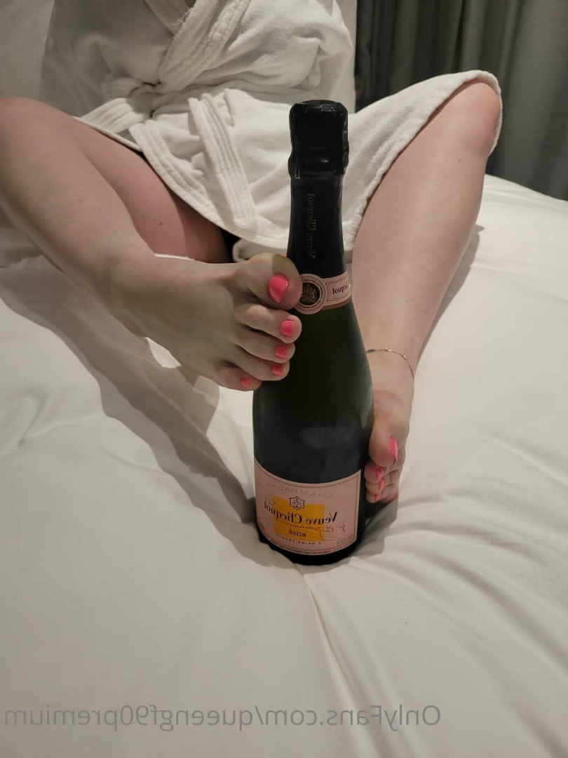 The Foot Queen of England [ queengf90premium ] Onlyfans leaked photo 7141133 on Hotleaks.tv