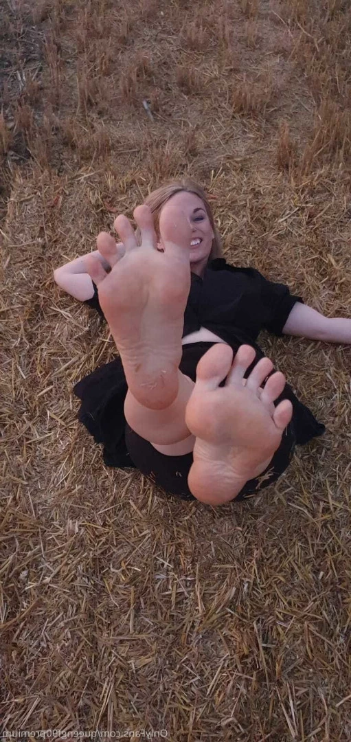 The Foot Queen of England [ queengf90premium ] Onlyfans leaked photo 7142534 on Hotleaks.tv
