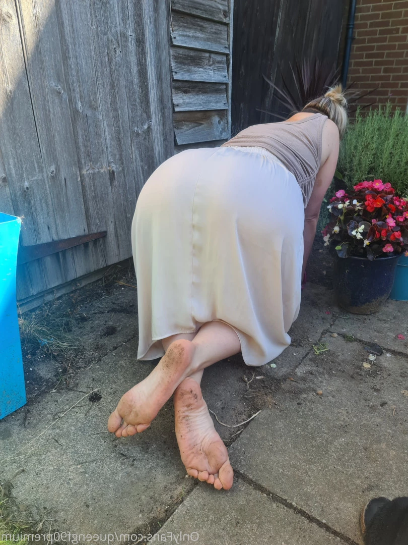 The Foot Queen of England [ queengf90premium ] Onlyfans leaked photo 7142598 on Hotleaks.tv