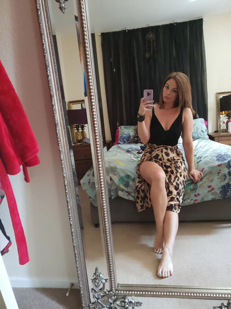 The Foot Queen of England [ queengf90premium ] Onlyfans leaked photo 7143091 on Hotleaks.tv