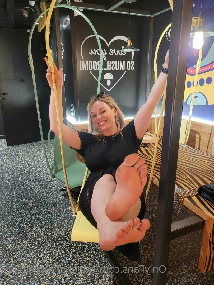 The Foot Queen of England [ queengf90premium ] Onlyfans leaked photo 7145242 on Hotleaks.tv