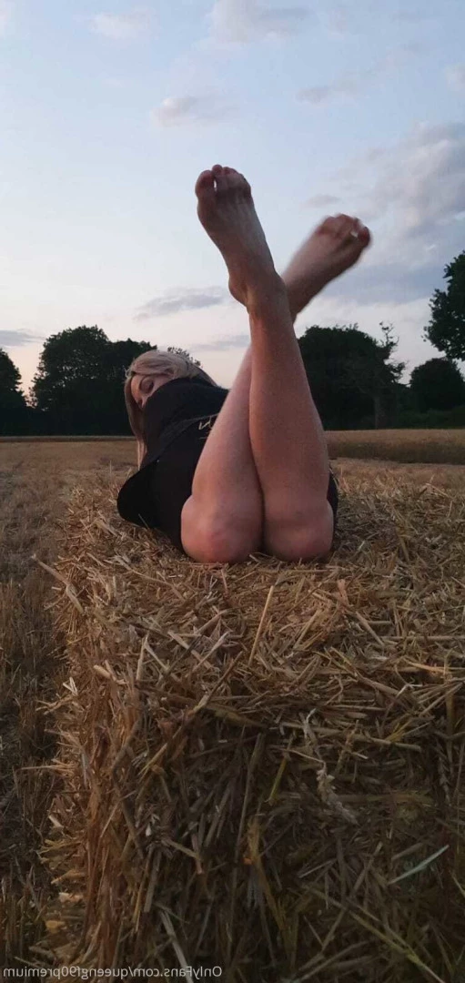 The Foot Queen of England [ queengf90premium ] Onlyfans leaked photo 7148974 on Hotleaks.tv