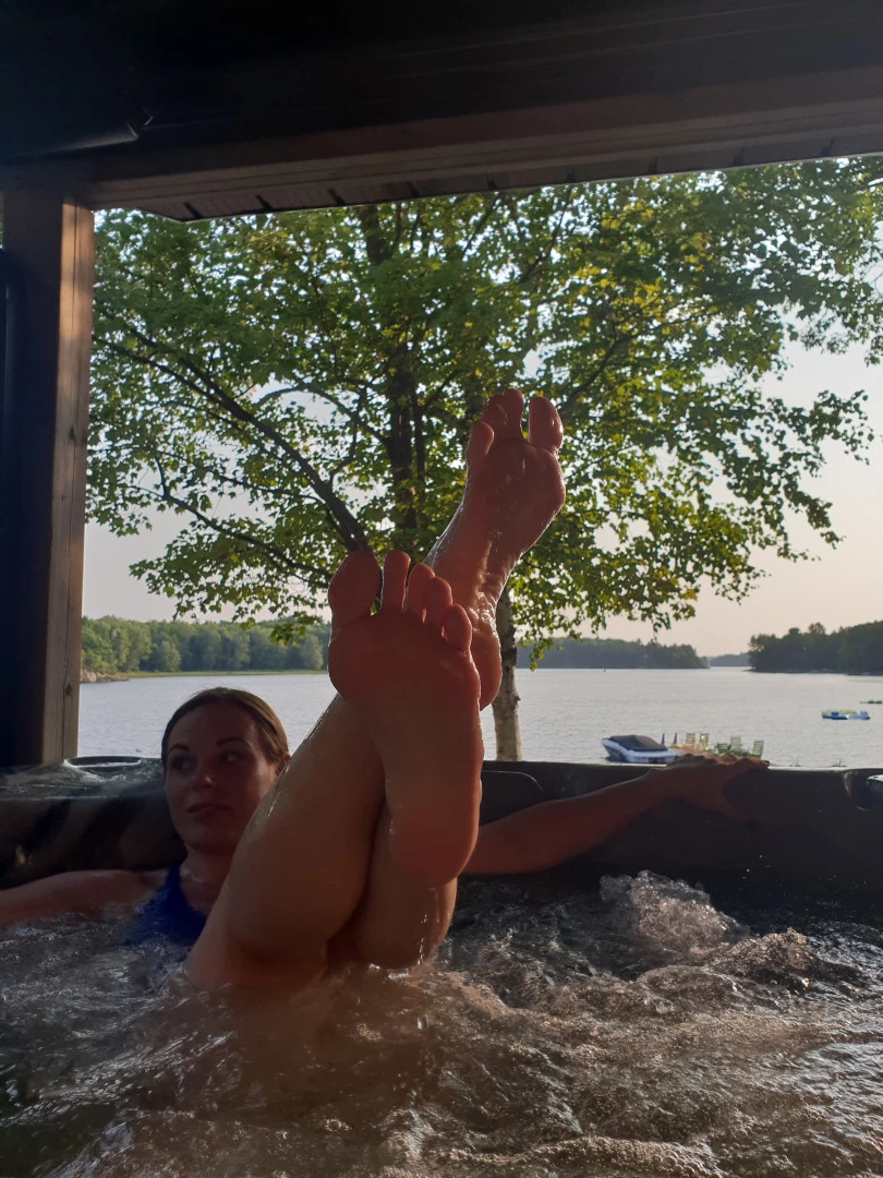The Foot Queen of England [ queengf90premium ] Onlyfans leaked photo 7148999 on Hotleaks.tv
