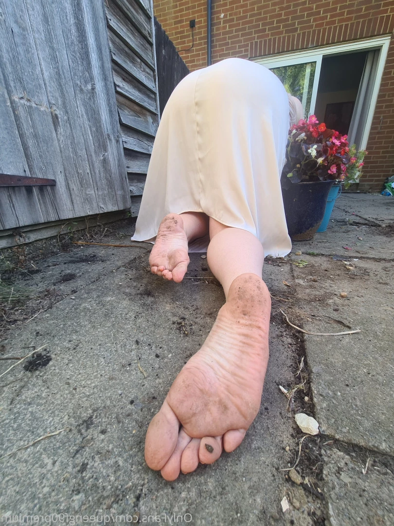 The Foot Queen of England [ queengf90premium ] Onlyfans leaked photo 7152128 on Hotleaks.tv