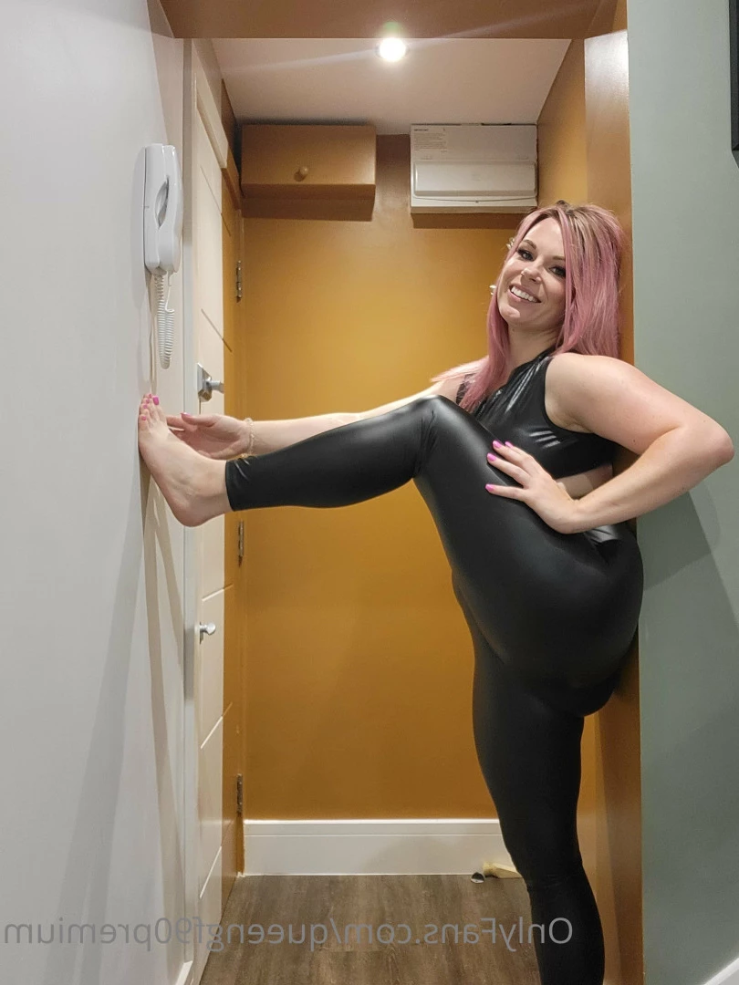 The Foot Queen of England [ queengf90premium ] Onlyfans leaked photo 7152193 on Hotleaks.tv