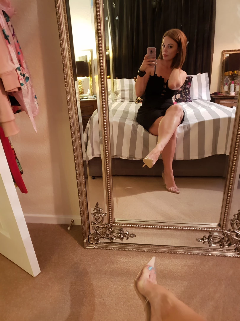 The Foot Queen of England [ queengf90premium ] Onlyfans leaked photo 7153357 on Hotleaks.tv
