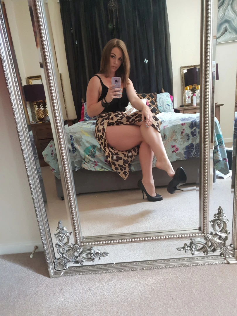 The Foot Queen of England [ queengf90premium ] Onlyfans leaked photo 7154090 on Hotleaks.tv