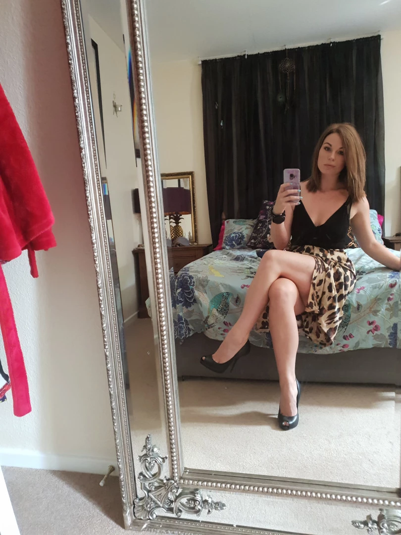 The Foot Queen of England [ queengf90premium ] Onlyfans leaked photo 7154605 on Hotleaks.tv