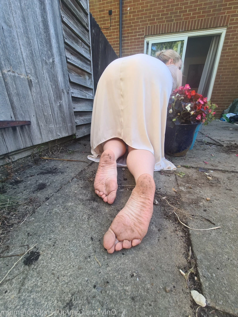 The Foot Queen of England [ queengf90premium ] Onlyfans leaked photo 7154940 on Hotleaks.tv