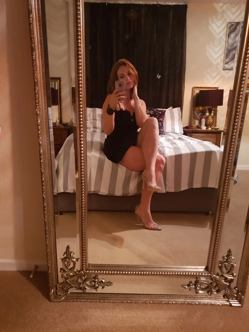 The Foot Queen of England [ queengf90premium ] Onlyfans leaked photo 7155112 on Hotleaks.tv
