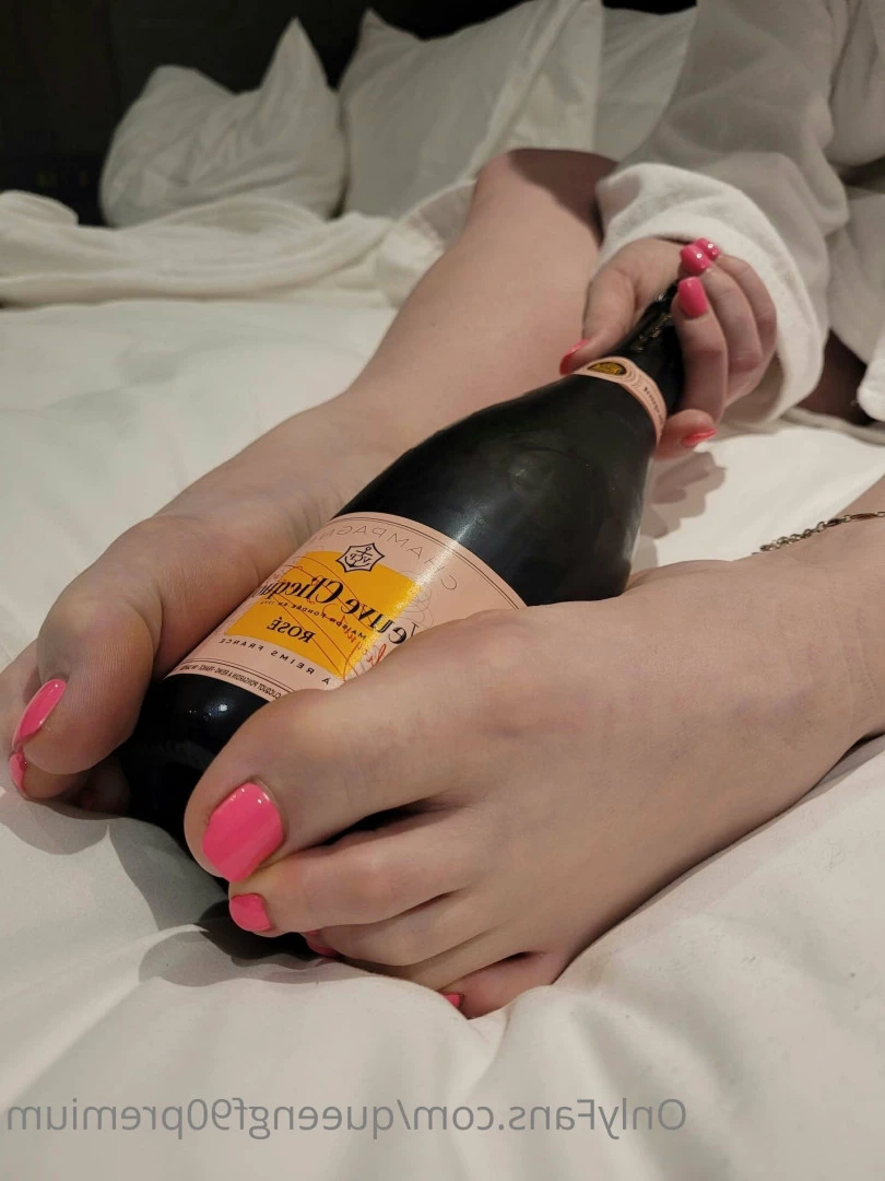 The Foot Queen of England [ queengf90premium ] Onlyfans leaked photo 7155310 on Hotleaks.tv