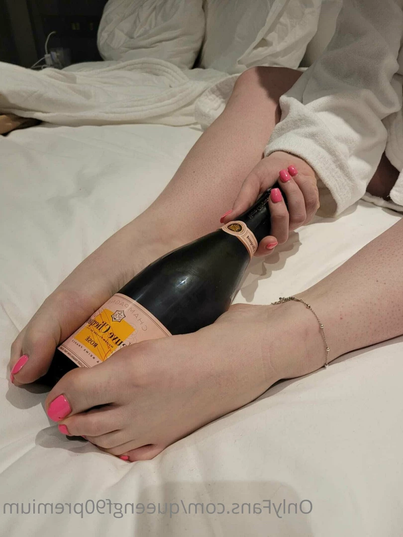 The Foot Queen of England [ queengf90premium ] Onlyfans leaked photo 7155589 on Hotleaks.tv