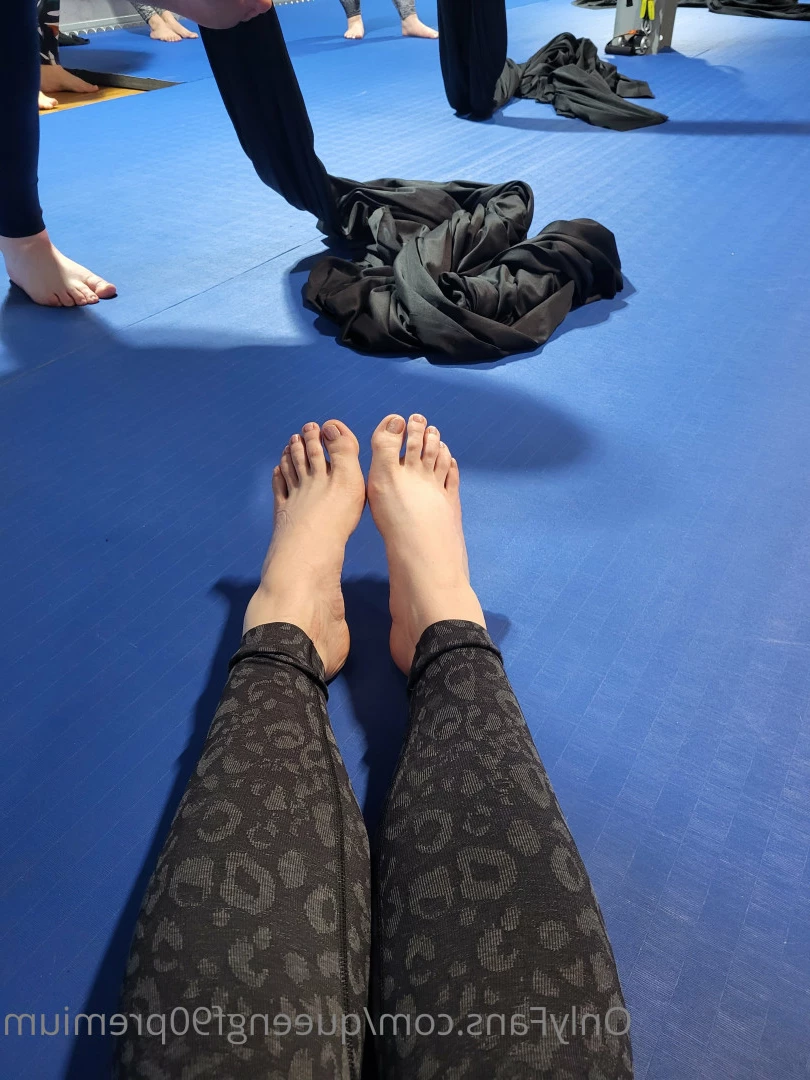 The Foot Queen of England [ queengf90premium ] Onlyfans leaked photo 7155623 on Hotleaks.tv