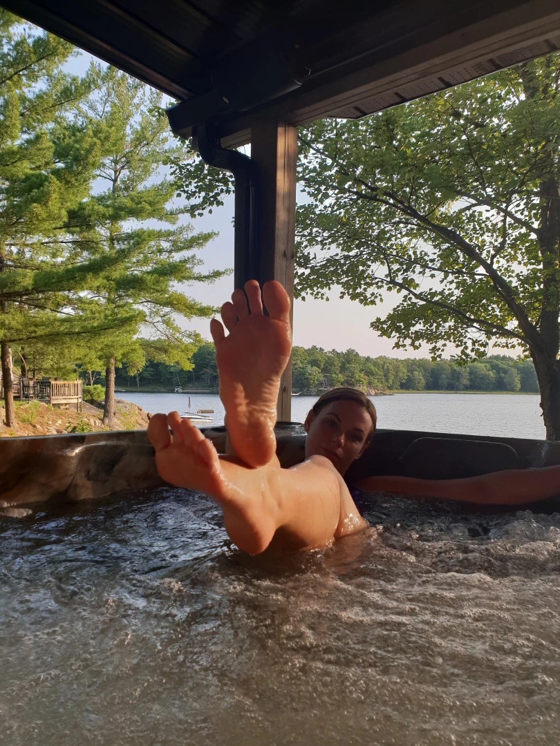 The Foot Queen of England [ queengf90premium ] Onlyfans leaked photo 7156840 on Hotleaks.tv