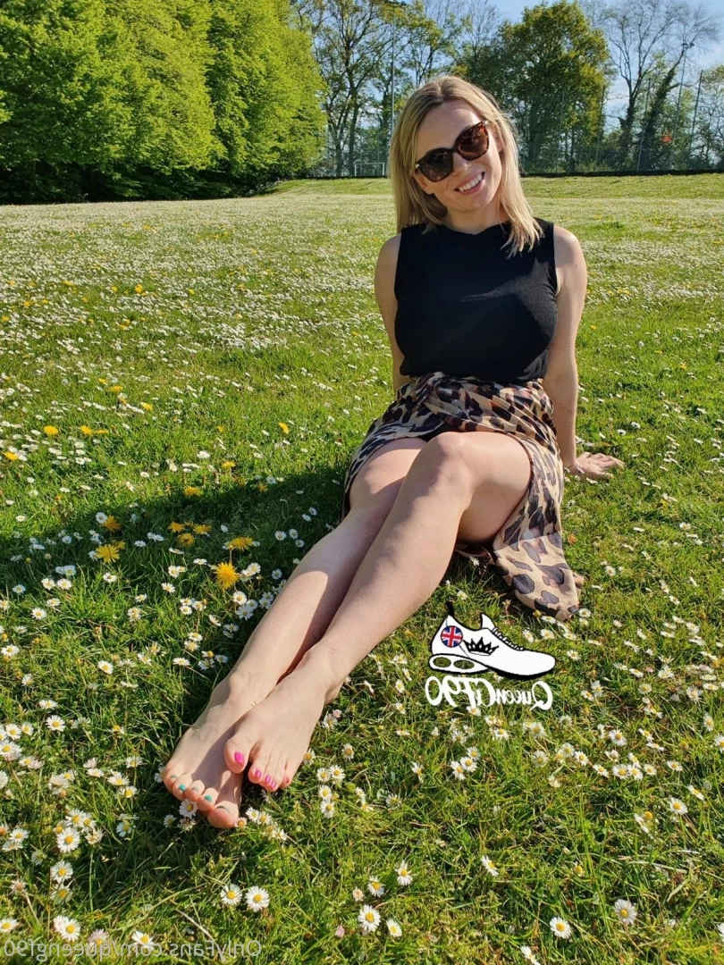 The Foot Queen of England [ queengf90premium ] Onlyfans leaked photo 7157332 on Hotleaks.tv