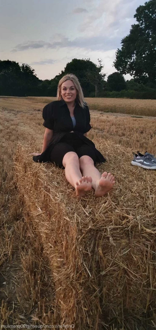 The Foot Queen of England [ queengf90premium ] Onlyfans leaked photo 7159014 on Hotleaks.tv