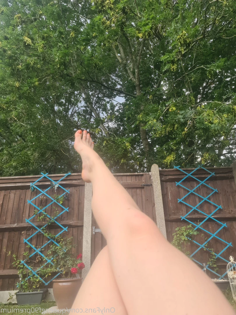 The Foot Queen of England [ queengf90premium ] Onlyfans leaked photo 7160666 on Hotleaks.tv