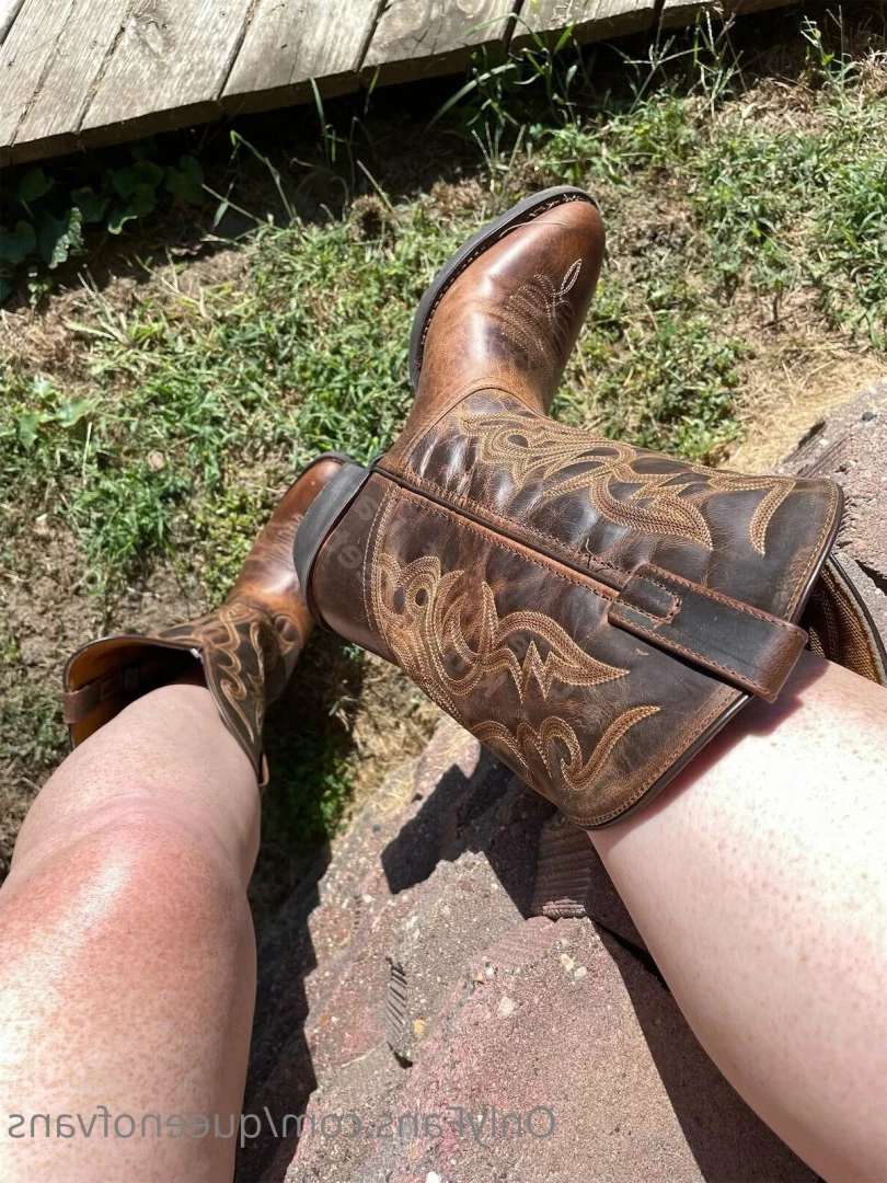 Queen_of_Vans [ queenofvans ] Onlyfans leaked photo 7290013 on Hotleaks.tv