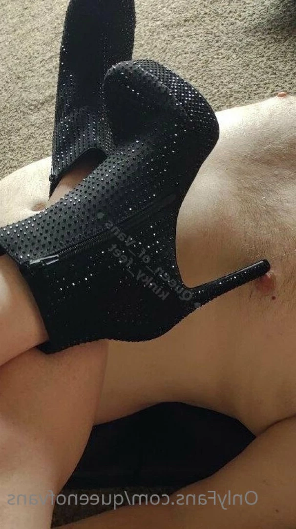 Queen_of_Vans [ queenofvans ] Onlyfans leaked photo 7290271 on Hotleaks.tv