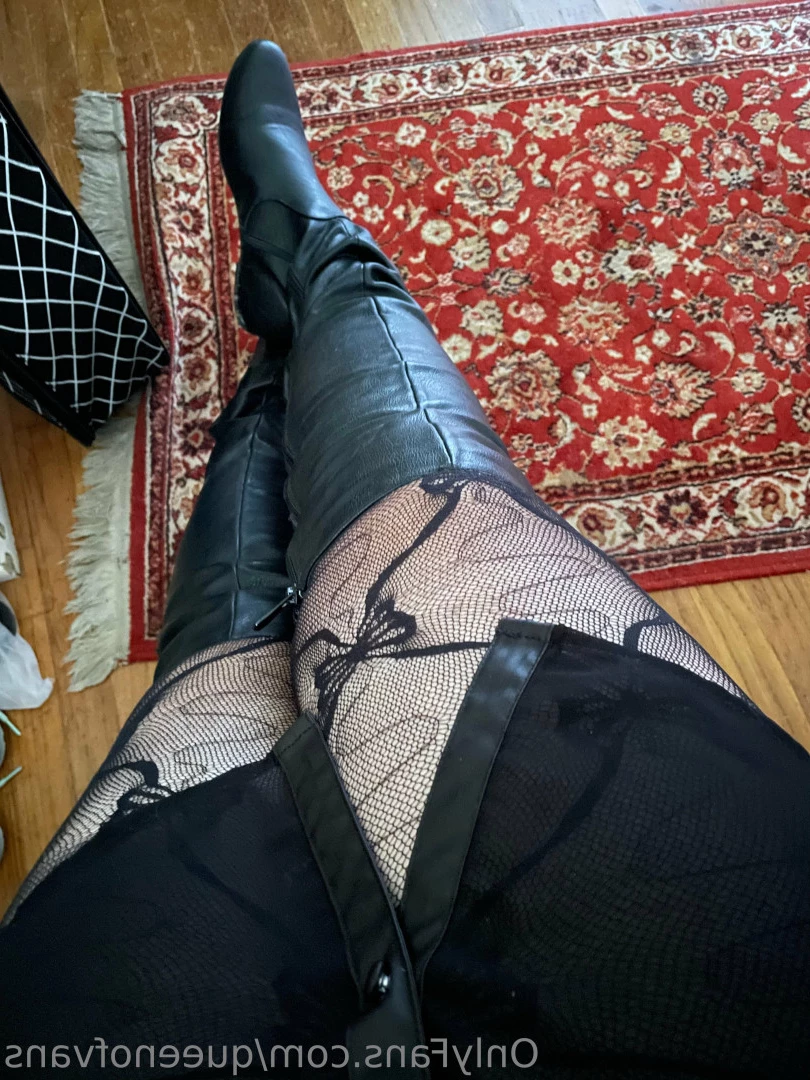 Queen_of_Vans [ queenofvans ] Onlyfans leaked photo 7290376 on Hotleaks.tv