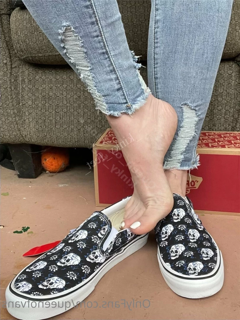 Queen_of_Vans [ queenofvans ] Onlyfans leaked photo 7290781 on Hotleaks.tv