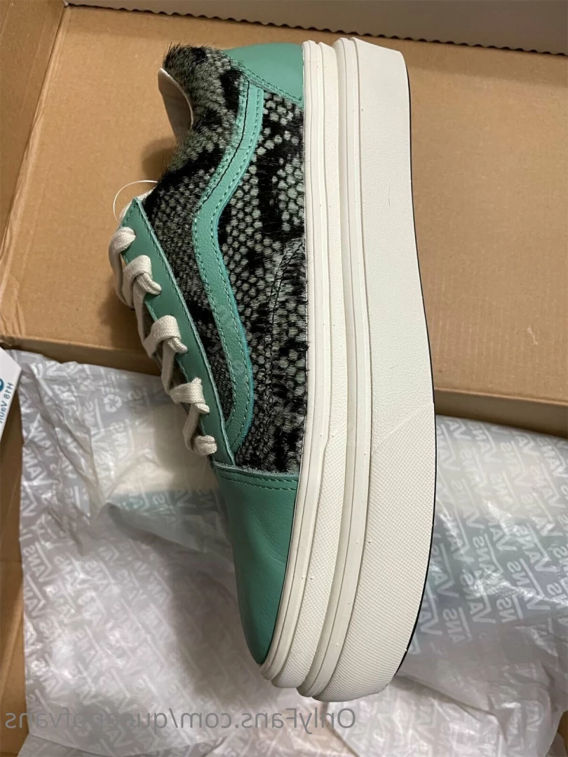 Queen_of_Vans [ queenofvans ] Onlyfans leaked photo 7290820 on Hotleaks.tv