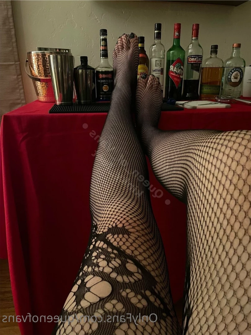 Queen_of_Vans [ queenofvans ] Onlyfans leaked photo 7290927 on Hotleaks.tv