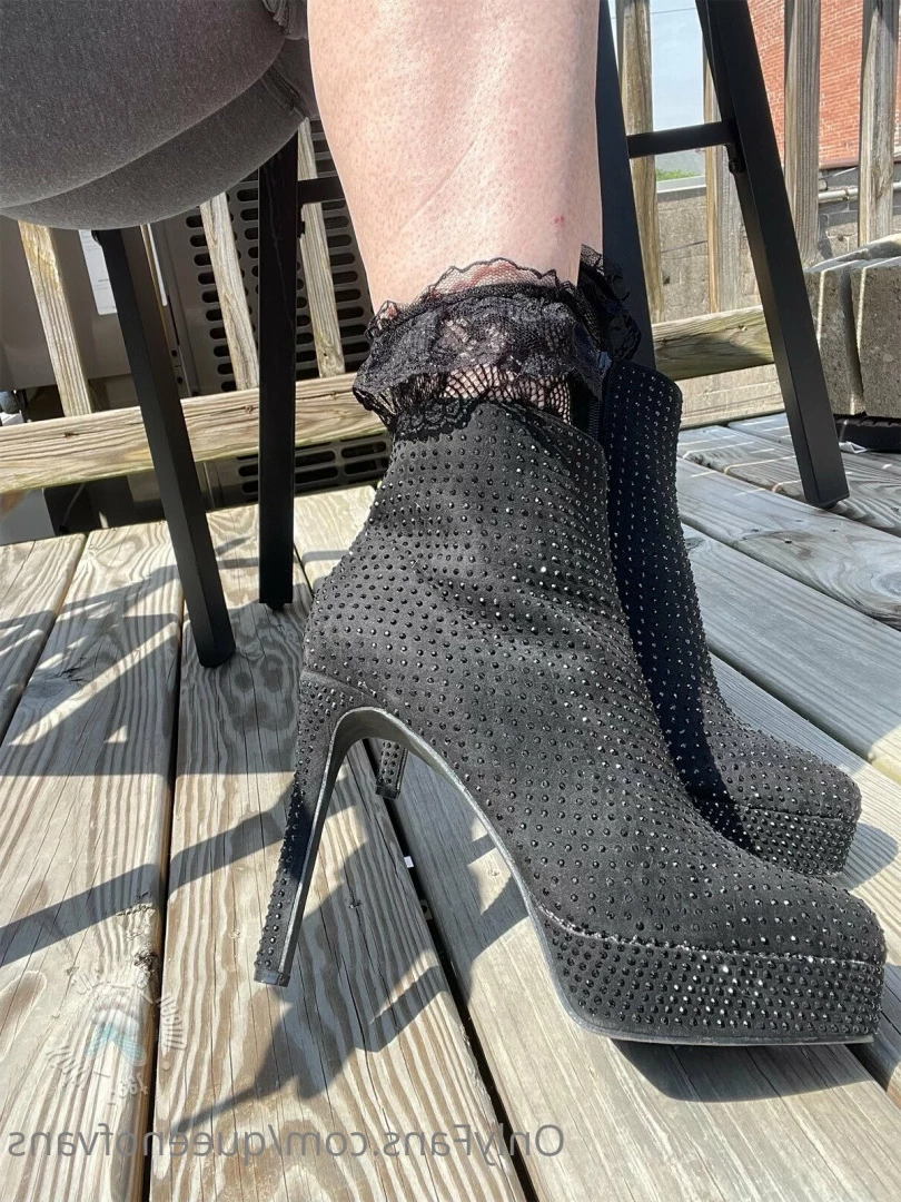Queen_of_Vans [ queenofvans ] Onlyfans leaked photo 7291066 on Hotleaks.tv
