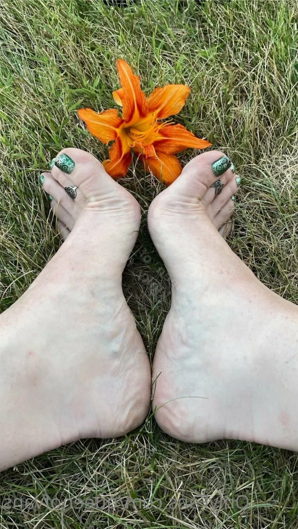 Queen_of_Vans [ queenofvans ] Onlyfans leaked photo 7291482 on Hotleaks.tv