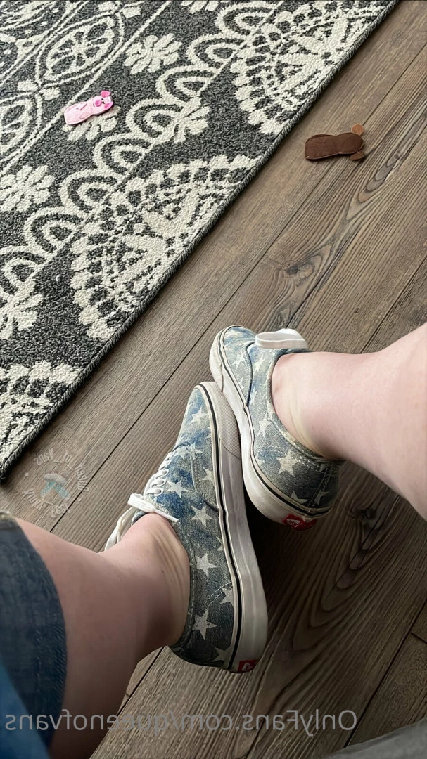 Queen_of_Vans [ queenofvans ] Onlyfans leaked photo 7291774 on Hotleaks.tv