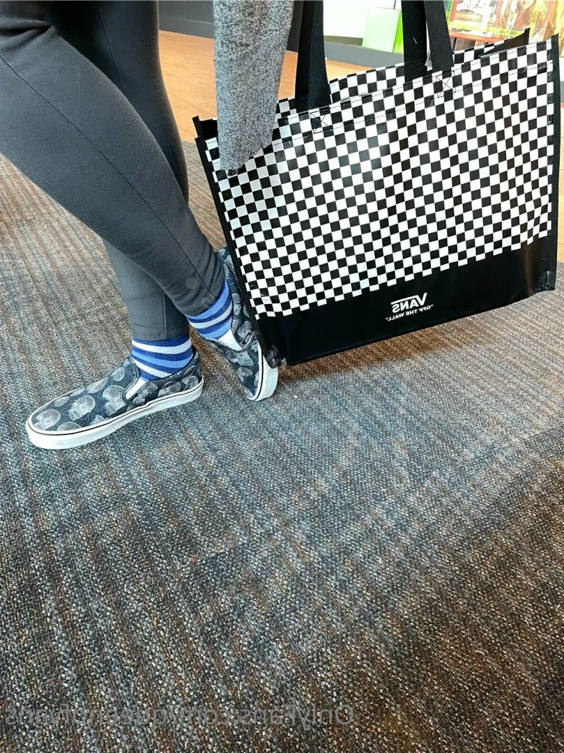 Queen_of_Vans [ queenofvans ] Onlyfans leaked photo 7293680 on Hotleaks.tv