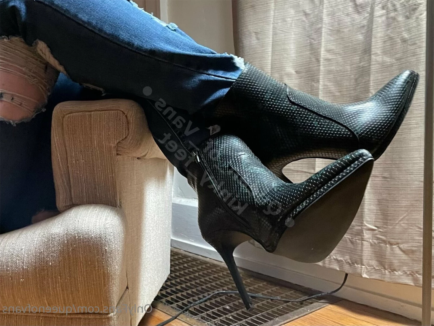 Queen_of_Vans [ queenofvans ] Onlyfans leaked photo 7294184 on Hotleaks.tv