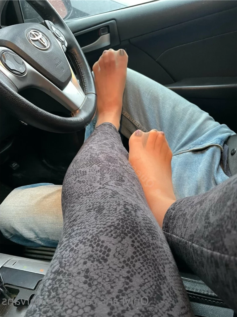 Queen_of_Vans [ queenofvans ] Onlyfans leaked photo 7294545 on Hotleaks.tv