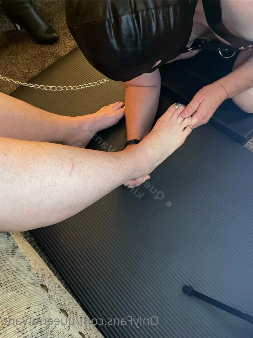 Queen_of_Vans [ queenofvans ] Onlyfans leaked photo 7295156 on Hotleaks.tv