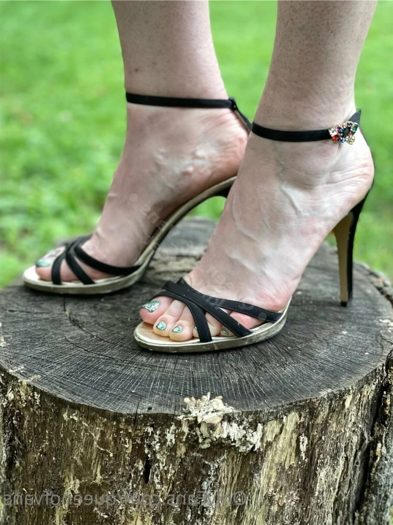 Queen_of_Vans [ queenofvans ] Onlyfans leaked photo 7295339 on Hotleaks.tv