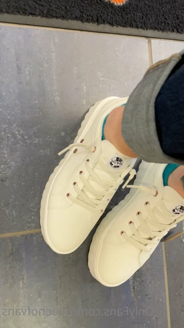 Queen_of_Vans [ queenofvans ] Onlyfans leaked photo 7295350 on Hotleaks.tv