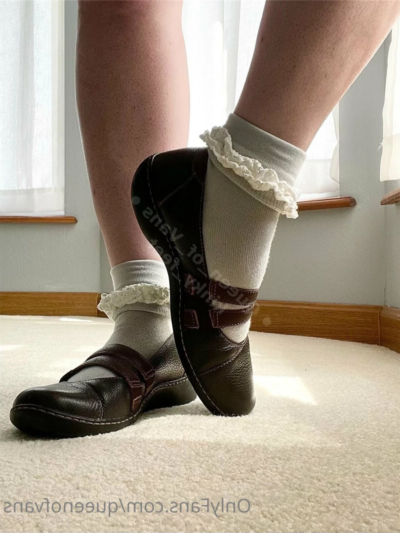 Queen_of_Vans [ queenofvans ] Onlyfans leaked photo 7295423 on Hotleaks.tv