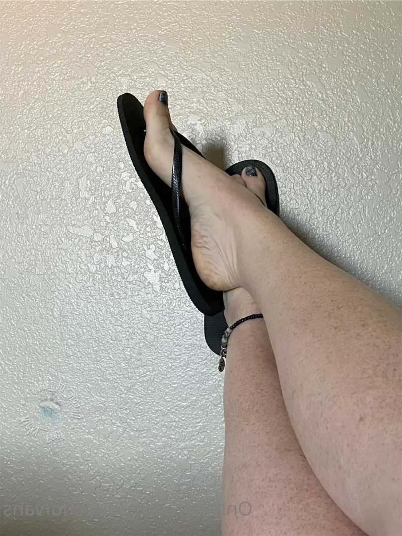 Queen_of_Vans [ queenofvans ] Onlyfans leaked photo 7295430 on Hotleaks.tv