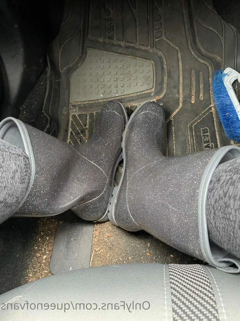 Queen_of_Vans [ queenofvans ] Onlyfans leaked photo 7295545 on Hotleaks.tv