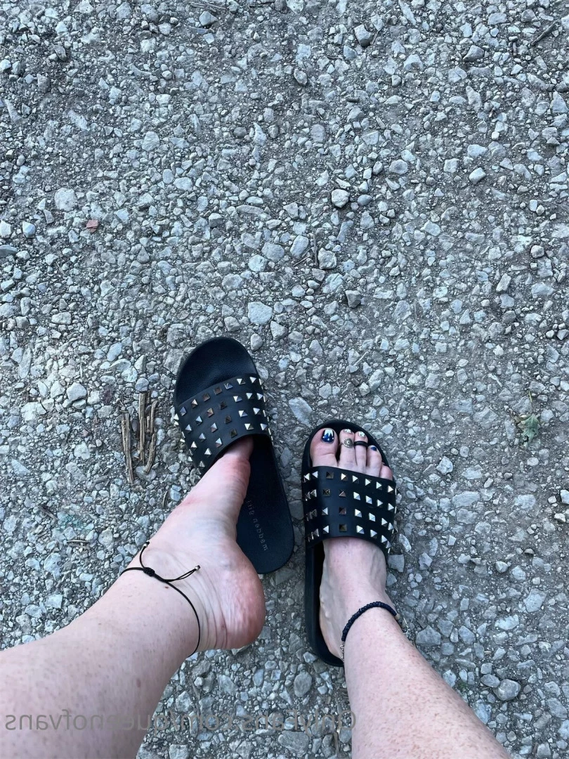 Queen_of_Vans [ queenofvans ] Onlyfans leaked photo 7295943 on Hotleaks.tv
