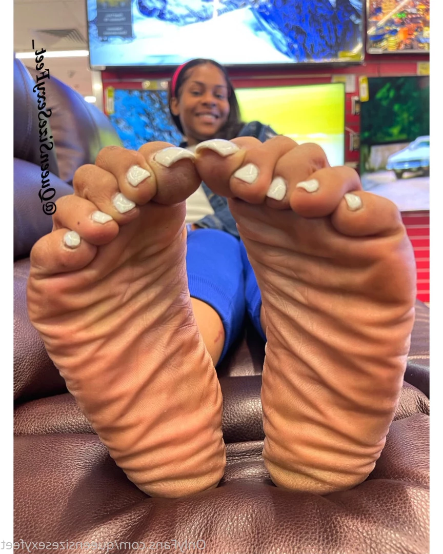 queensizesexyfeet Onlyfans leaked photo 7142908 on Hotleaks.tv