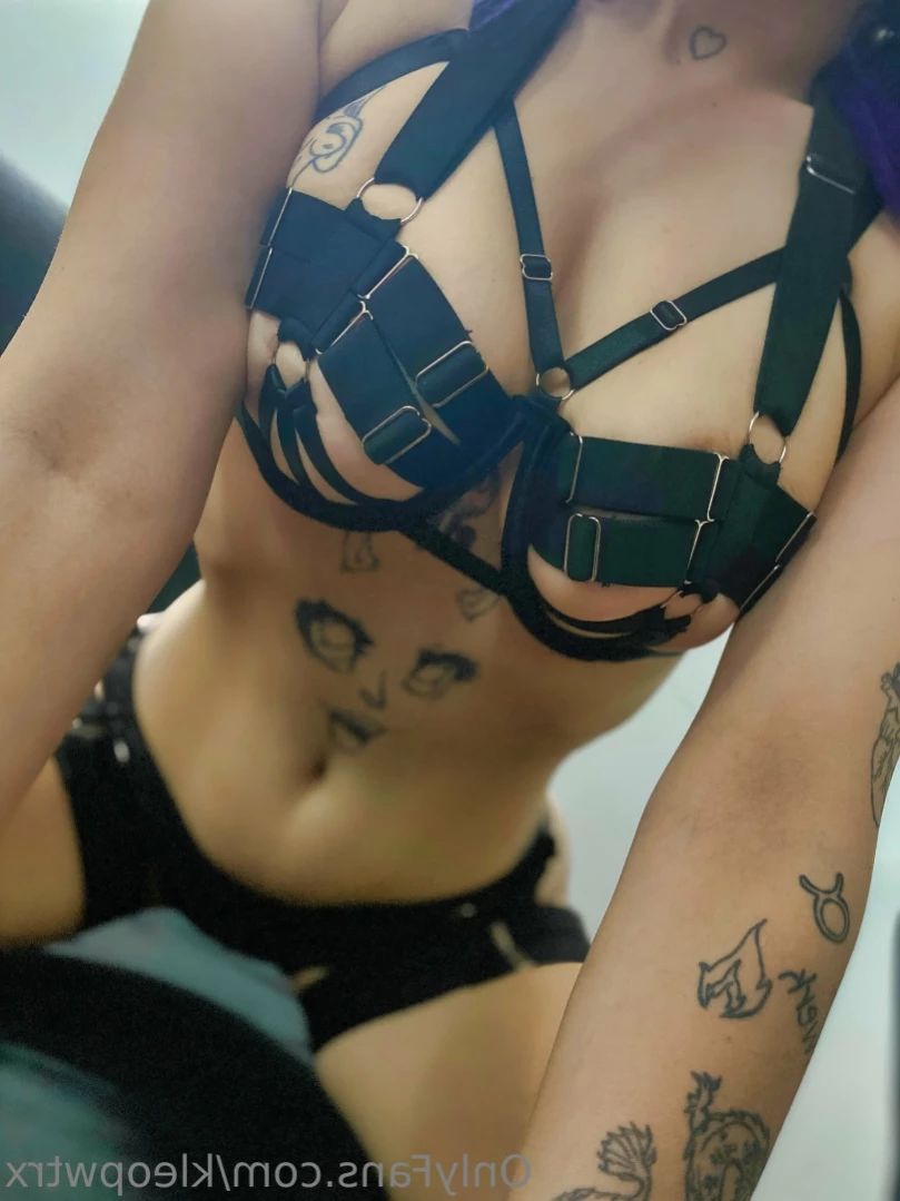 18 y.o Kleopwtrx | VIDEOCALLSXXX [ kleopwtrx ] Onlyfans leaked photo 10950825 on Hotleaks.tv