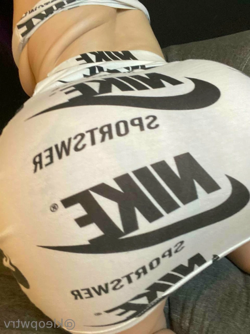 18 y.o Kleopwtrx | VIDEOCALLSXXX [ kleopwtrx ] Onlyfans leaked photo 14650502 on Hotleaks.tv