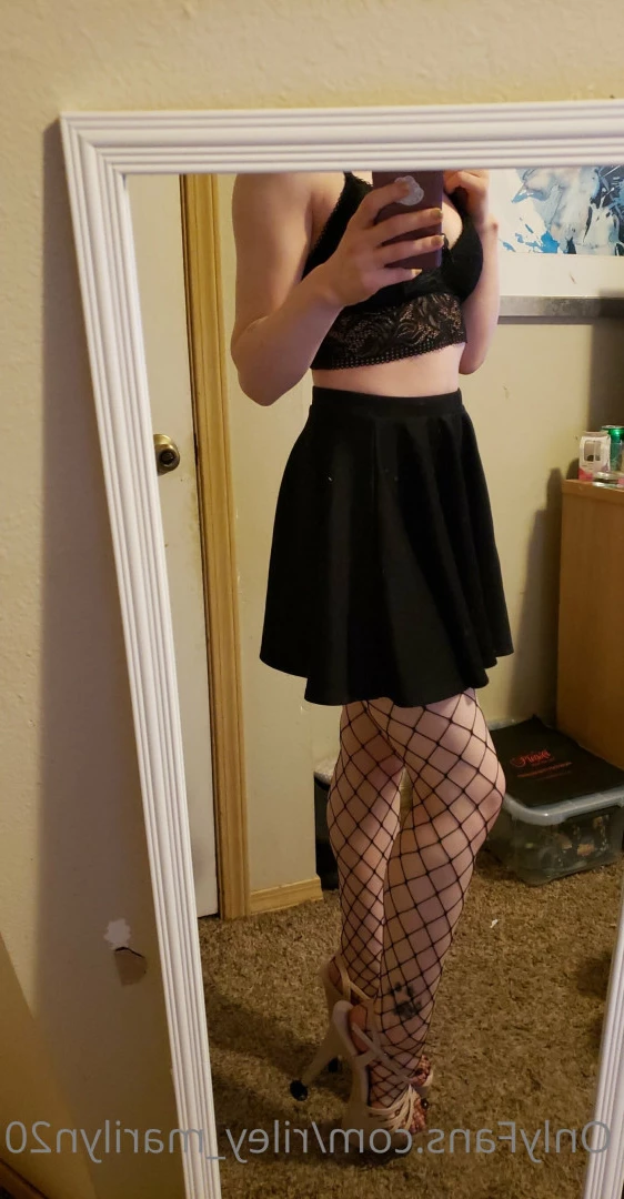 Baby [ riley_marilyn20 ] Onlyfans leaked photo 7136380 on Hotleaks.tv