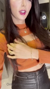 6977405