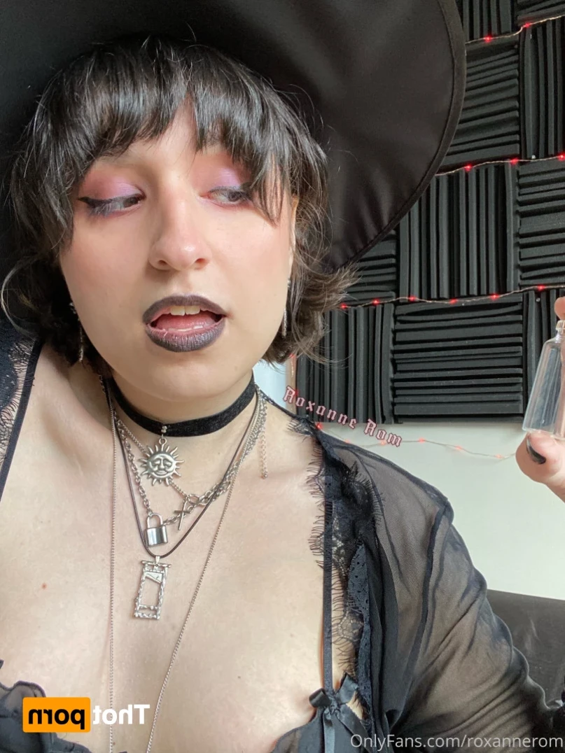 Roxanne Rom [ roxannerom ] Onlyfans leaked photo 12166175 on Hotleaks.tv